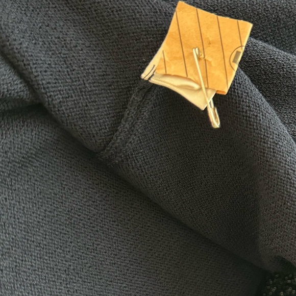 St. John Sweater (XL) - Picture 5 of 6